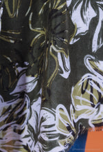 Load image into Gallery viewer, Autumn flower scarf
